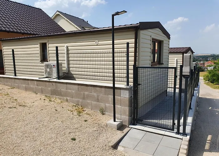 بيت للعطل Michalka - *