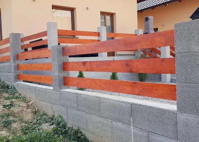 بيت للعطل Michalka - *