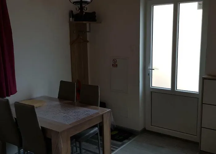 Michalka - بيت للعطل