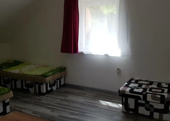 بيت للعطل Michalka - *